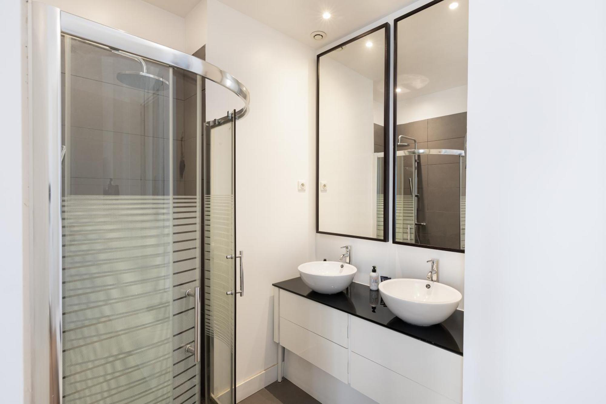 Center Of 100m2 Bright Cannes