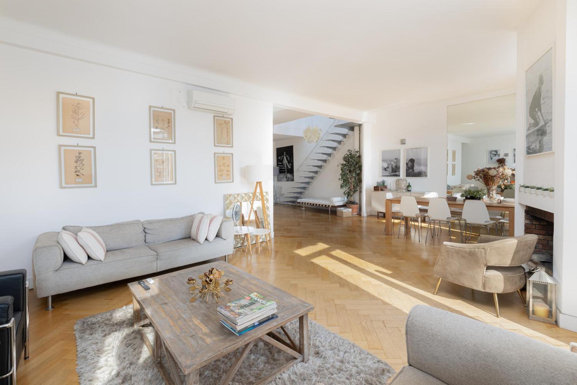 Apartment Center Of 100m2 Bright *